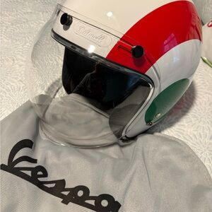 Vespa Motorcycle Helmet with Visor like new condition
